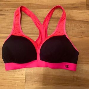 Champions women’s curvy med support sports bra